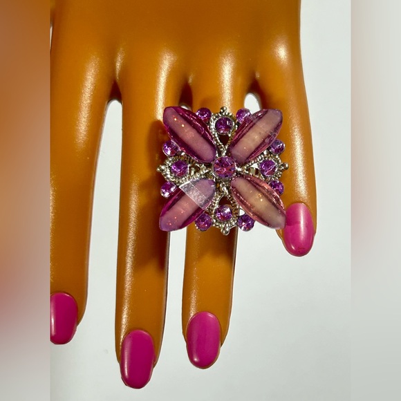 Royal Amethyst Statement Ring - Intricate Floral Crystal Design - Picture 4 of 5